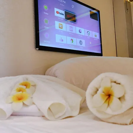 Kapselhotel Capsule *