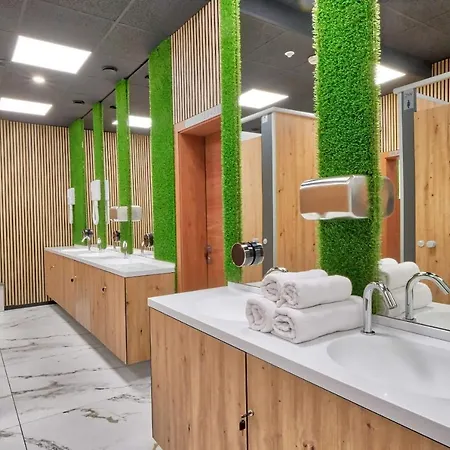 Capsule 2* ليوبليانا