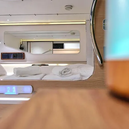 Capsule 2* ليوبليانا