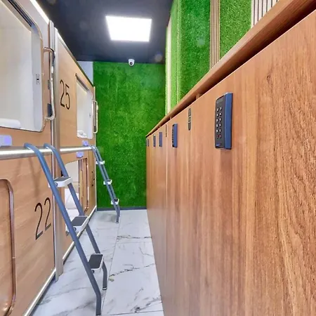 Capsule Kapselhotell *