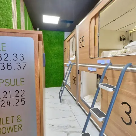 Kapselhotell Capsule *