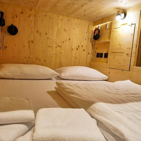 Capsule hotel Capsule