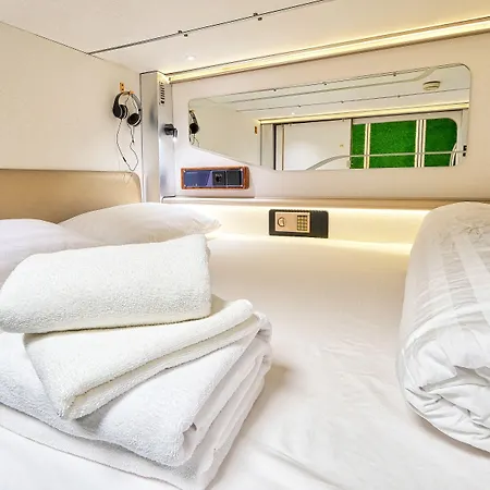 Capsule Kapselhotell Ljubljana
