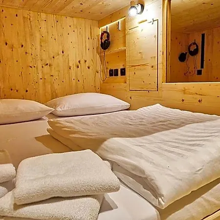 Capsule Capsule hotel 2*