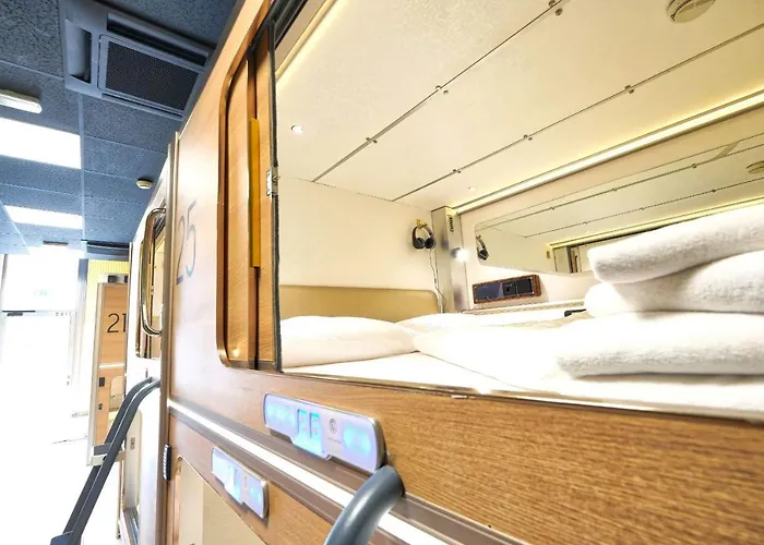 Capsule Kapselhotel 2*