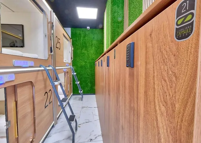 Capsule Kapselhotel 2*