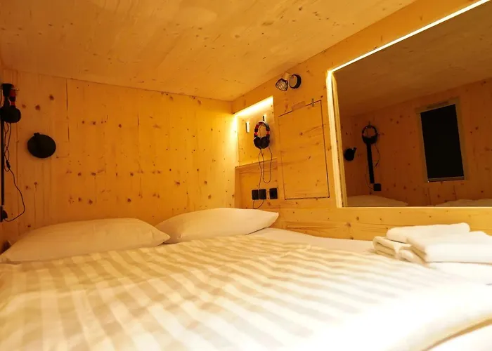 Capsule Kapsül Otel