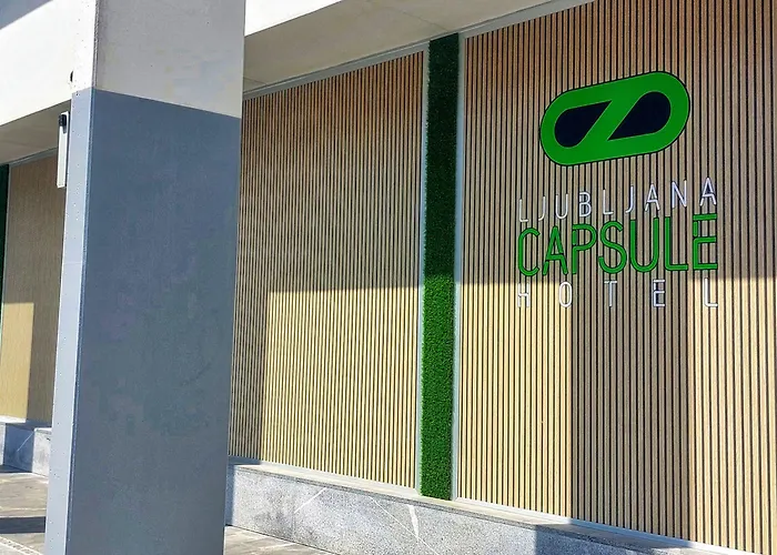 Kapselhotel Capsule 2*